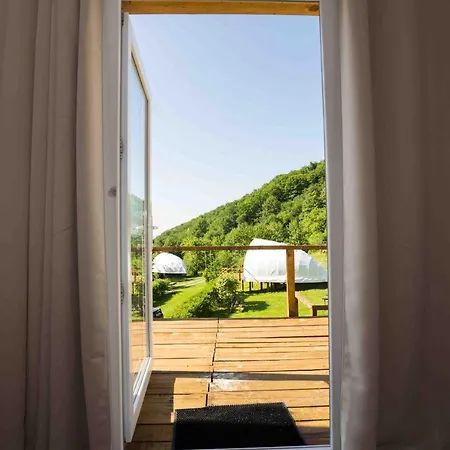 Sunrise Glamping Retreat * Galesu